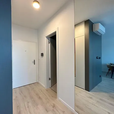 Nivy, Parkovanie, Blizko Centra Appartement