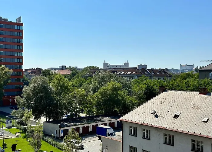 Nivy, Parkovanie, Blizko Centra Pozsony