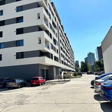 Nivy, Parkovanie, Blizko Centra Lägenhet Bratislava