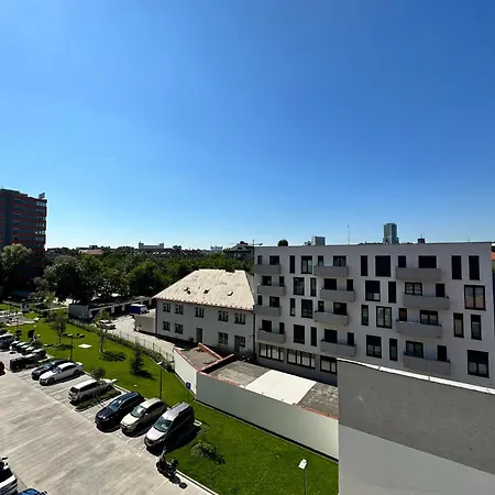 Nivy, Parkovanie, Blizko Centra Lägenhet Bratislava